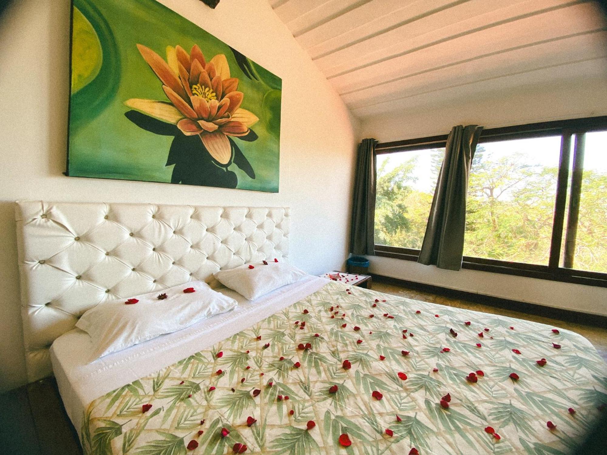 The Eco Palace Hostel Armacao dos Buzios Экстерьер фото